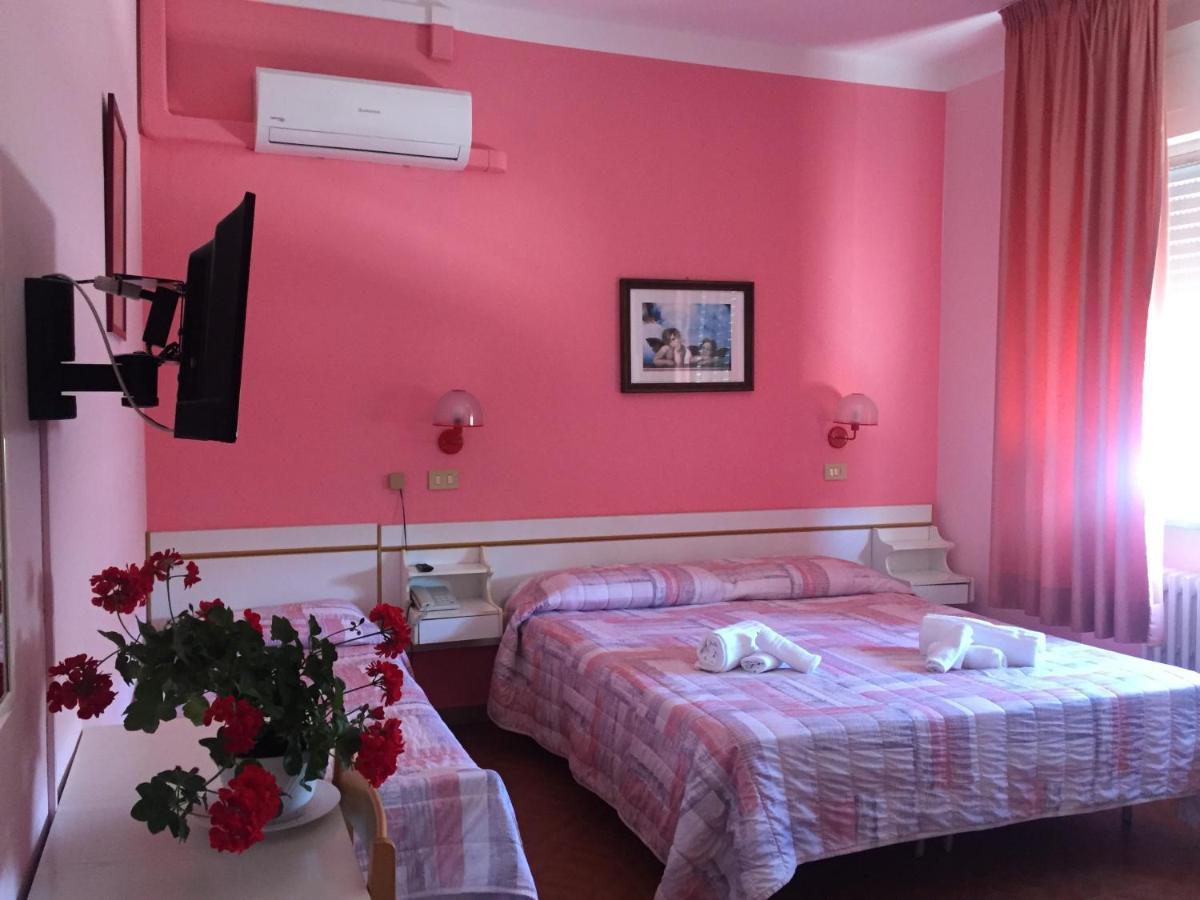 Hotel Ellymar Vada Εξωτερικό φωτογραφία
