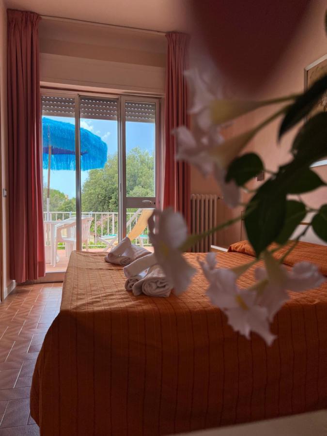 Hotel Ellymar Vada Εξωτερικό φωτογραφία