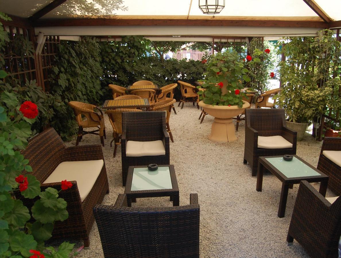Hotel Ellymar Vada Εξωτερικό φωτογραφία