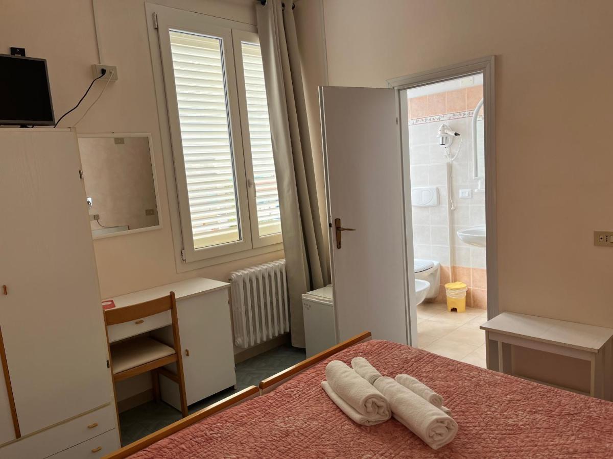 Hotel Ellymar Vada Εξωτερικό φωτογραφία