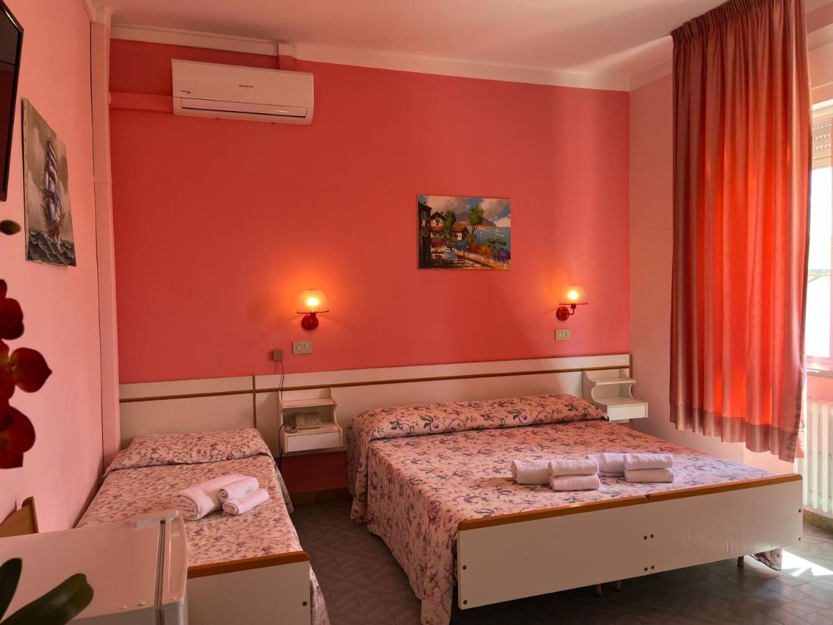 Hotel Ellymar Vada Εξωτερικό φωτογραφία