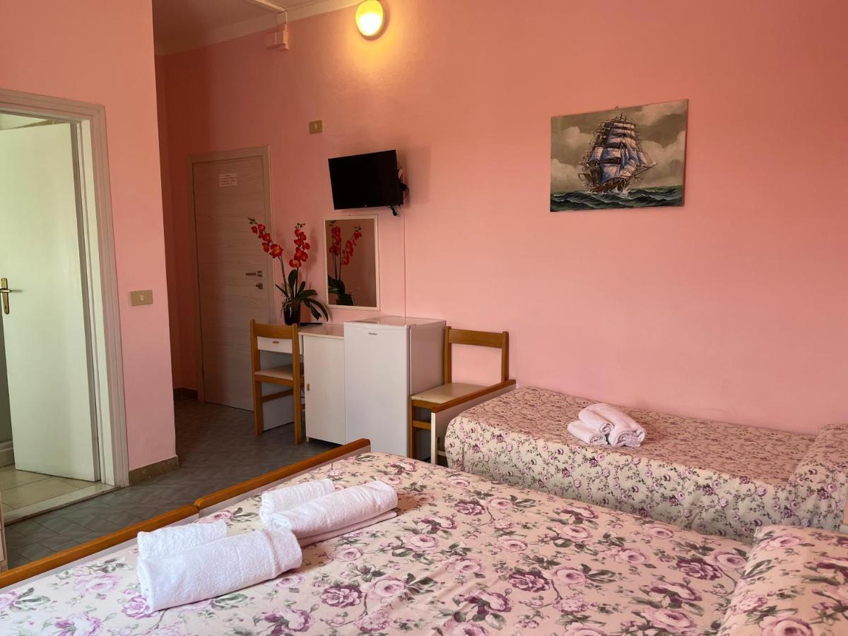 Hotel Ellymar Vada Εξωτερικό φωτογραφία